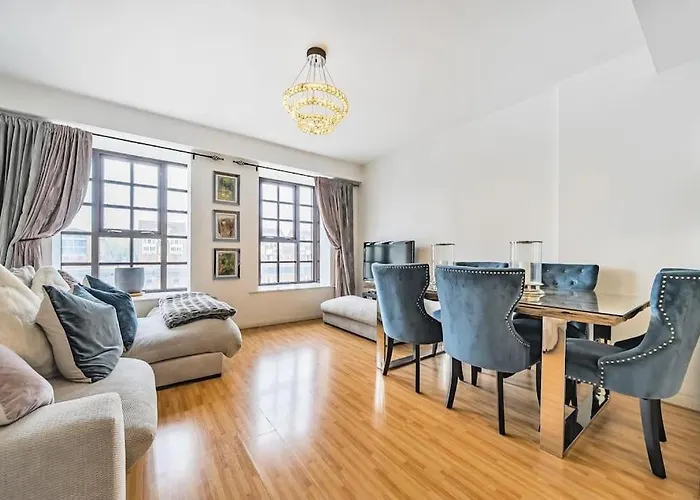 Modern 3 Bedroom, 3 Bathroom, Parking, River View