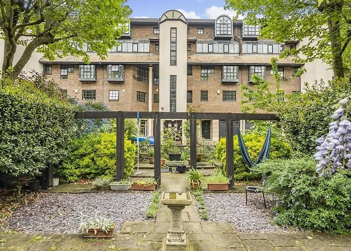 Modern 3 Bedroom, 3 Bathroom, Parking, River View
