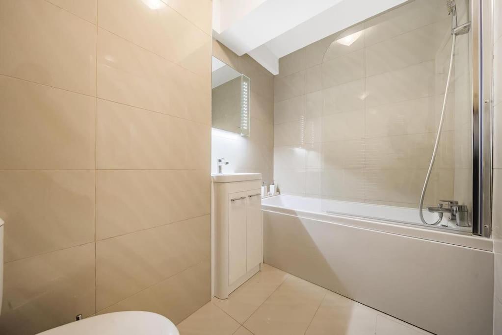 Appartement Modern 3 Bedroom, 3 Bathroom, Parking, River View *