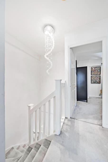 Modern 3 Bedroom, 3 Bathroom, Parking, River View Appartement